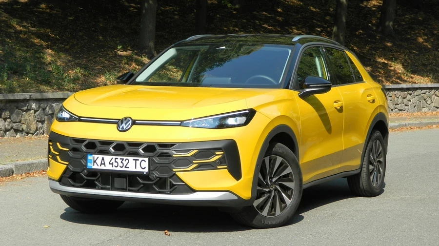 Volkswagen T-Roc: яскравий (не)малюк