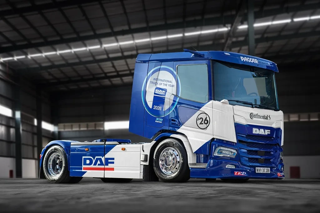 DAF представил эксклюзивный тягач в духе болида для трак-рейсинга