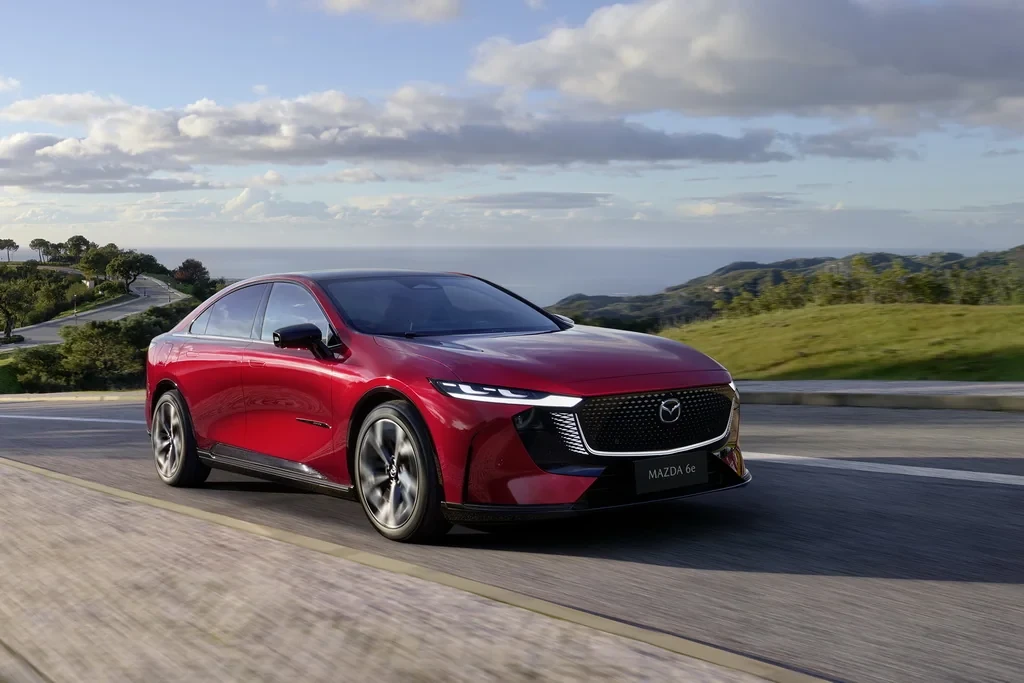 Mazda анонсувала оновлений флагман Mazda6e